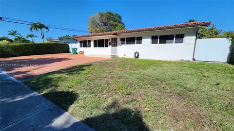 Undisclosed, Hialeah, FL 33012 photo 2