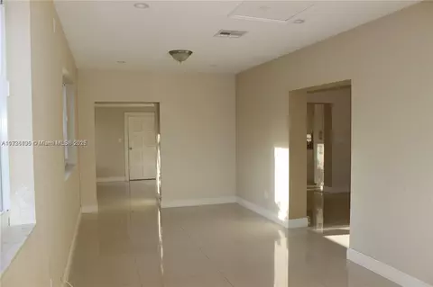 Undisclosed, Hialeah, FL 33012 photo 14