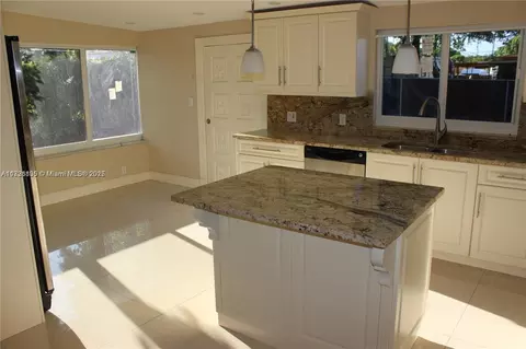Undisclosed, Hialeah, FL 33012 photo 12