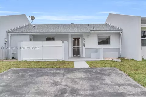 10383 SW 209th Ln, Cutler Bay, FL 33189
