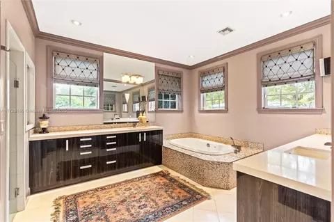 Bath - 12355 SW 79th Ave, Pinecrest, FL 33156 photo 2 of 5