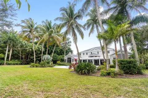 Exterior - 12355 SW 79th Ave, Pinecrest, FL 33156 photo 5 of 11