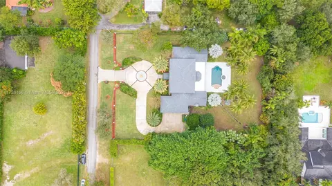 View/Area - 12355 SW 79th Ave, Pinecrest, FL 33156 photo 3 of 8