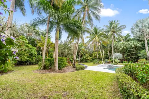 Exterior - 12355 SW 79th Ave, Pinecrest, FL 33156 photo 6 of 11