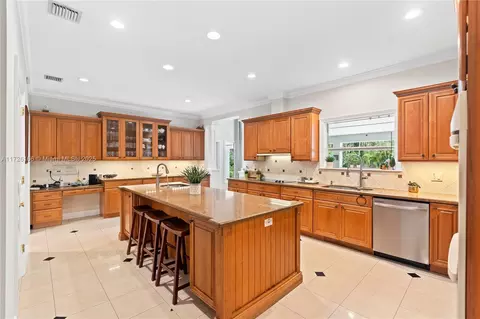 Kitchen - 12355 SW 79th Ave, Pinecrest, FL 33156 photo 2 of 4