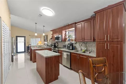 7217 W 30th Ave, Hialeah, FL 33018 photo 8