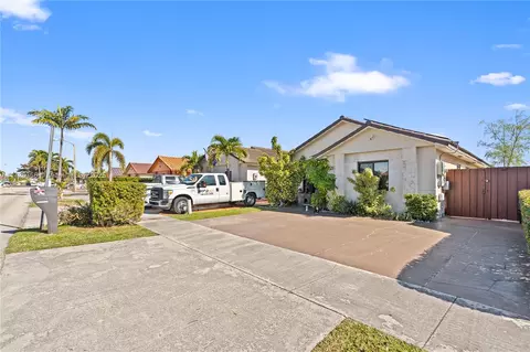 7217 W 30th Ave, Hialeah, FL 33018 photo 2