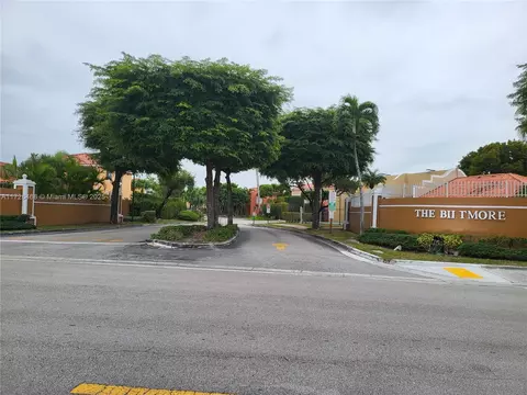164 NW 85th Ct, Miami, FL 33126
