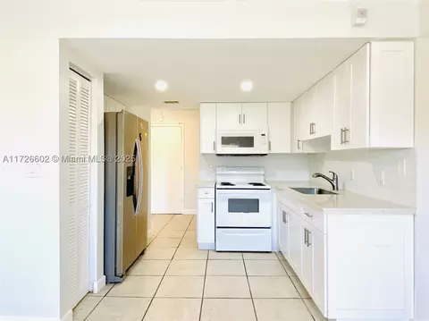 10651 SW 108th Ave #2E, Miami, FL 33176