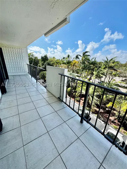 77 Crandon Blvd #4C, Key Biscayne, FL 33149