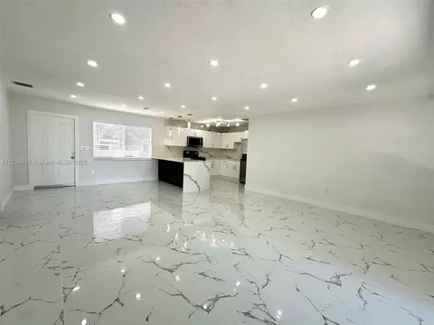 2371 NW 174th Ter, Miami Gardens, FL 33056