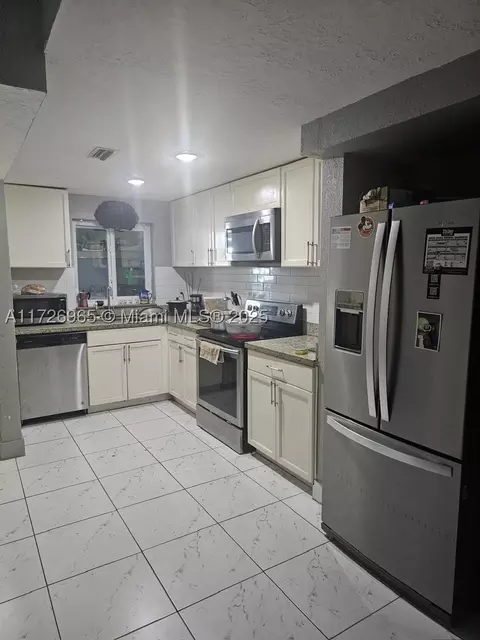 1056 W 44th Ter #49, Hialeah, FL 33012
