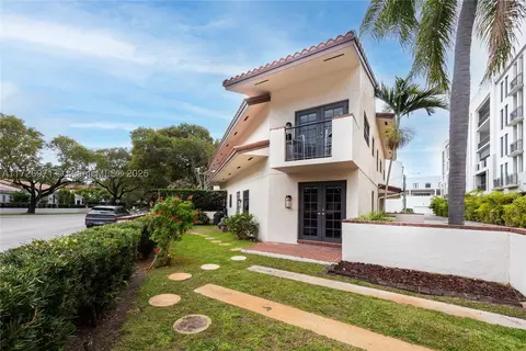 723 Biltmore Ct #723, Coral Gables, FL 33134
