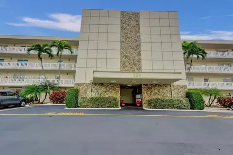 324 SE 10th St #203, Dania Beach, FL 33004