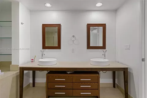 495 Brickell Ave #2003, Miami, FL 33131 photo 18