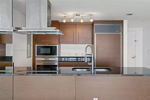 495 Brickell Ave #2003, Miami, FL 33131 photo 10