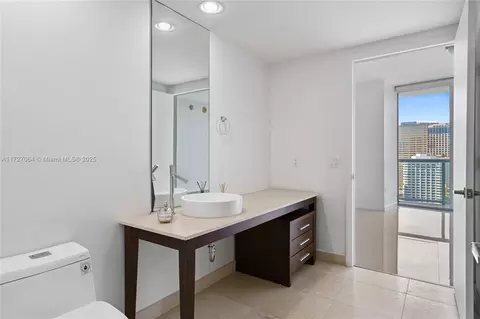 495 Brickell Ave #2003, Miami, FL 33131 photo 22