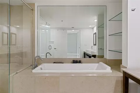 495 Brickell Ave #2003, Miami, FL 33131 photo 20
