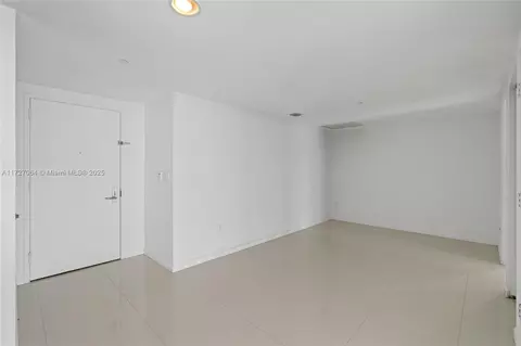495 Brickell Ave #2003, Miami, FL 33131 photo 12