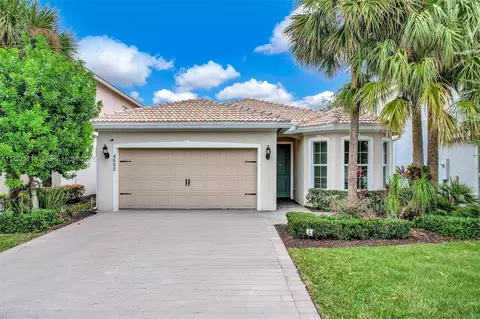 4685 Greenway Dr, Hollywood, FL 33021