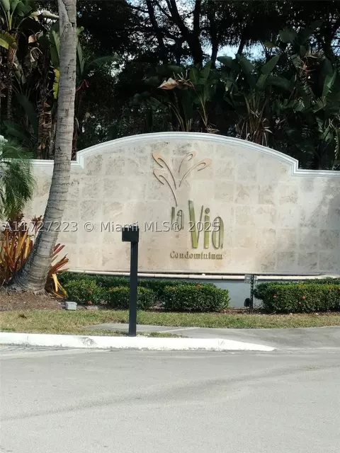 9640 NW 2nd St #5-201, Pembroke Pines, FL 33024