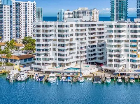 6830 Indian Creek Dr #1D, Miami Beach, FL 33141
