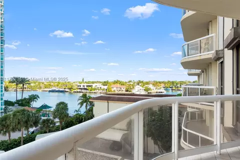 20191 E Country Club Dr #504, Aventura, FL 33180