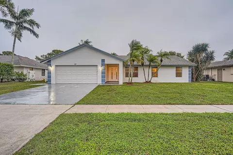 133 Cordoba Cir, Royal Palm Beach, FL 33411