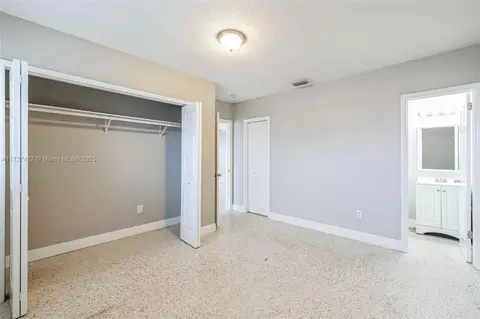Bedroom - 1580 W 55th Pl, Hialeah, FL 33012 photo 3 of 3