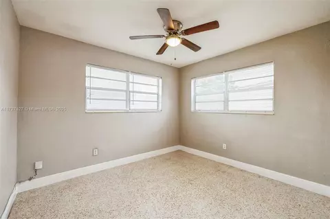 Bedroom - 1580 W 55th Pl, Hialeah, FL 33012 photo 2 of 3