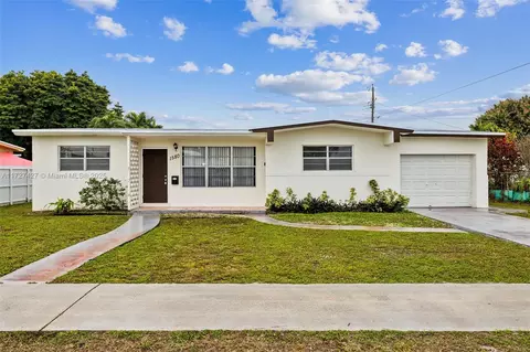 Exterior - 1580 W 55th Pl, Hialeah, FL 33012 photo 2 of 3