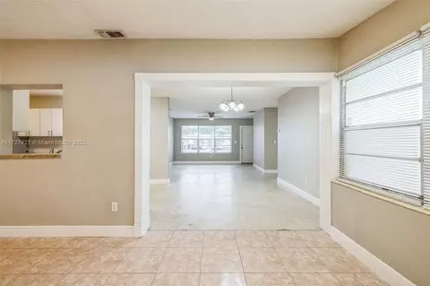 Living - 1580 W 55th Pl, Hialeah, FL 33012 photo 3 of 5