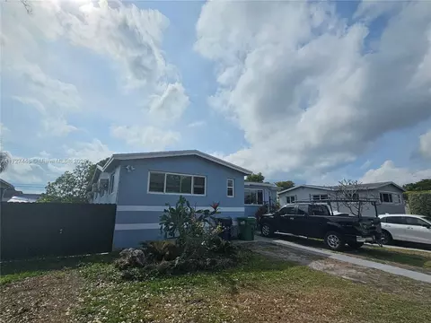 7910 SW 20th St, Miami, FL 33155