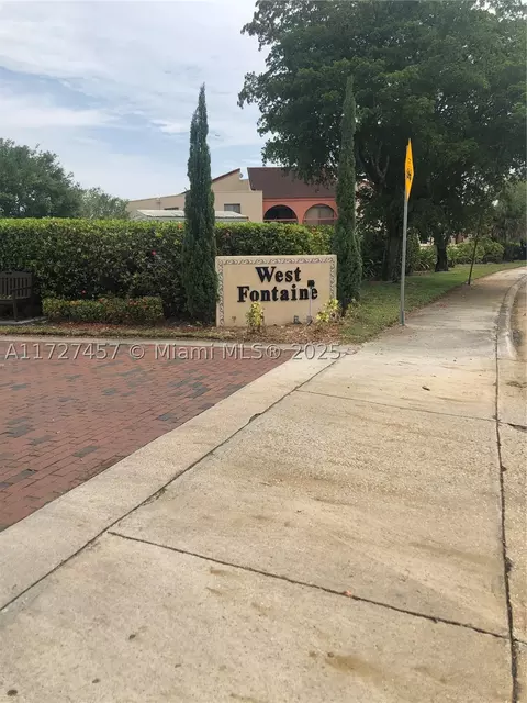 10233 NW 9th St Cir #208-1, Miami, FL 33172