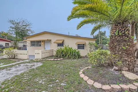 1110 NE 211th Ter, Miami, FL 33179