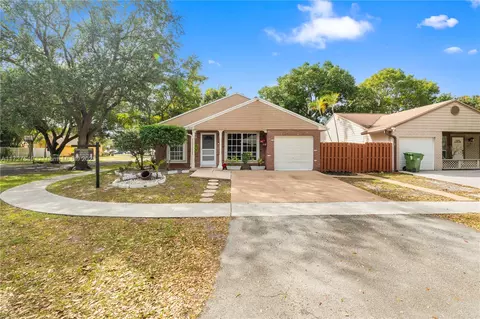 1250 SW 84th Ter, Pembroke Pines, FL 33025