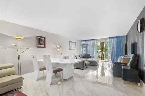 1670 NE 191st St #114-3, Miami, FL 33179