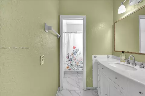 344 E 3rd St #1, Hialeah, FL 33010 photo 17