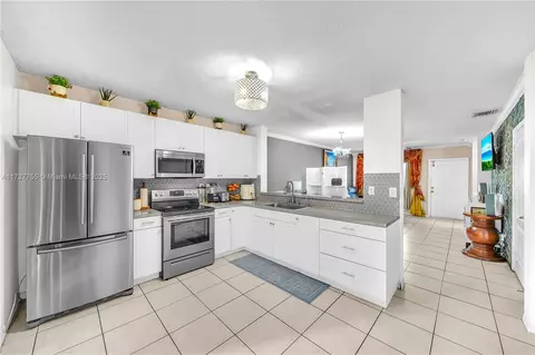 344 E 3rd St #1, Hialeah, FL 33010 photo 11