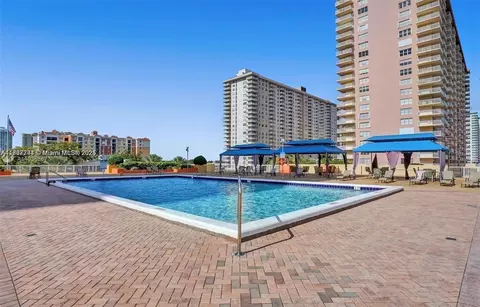 231 174th St #902, Sunny Isles Beach, FL 33160