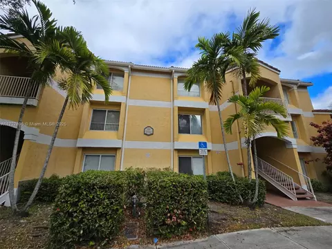 2622 NW 33rd St #2011, Oakland Park, FL 33309