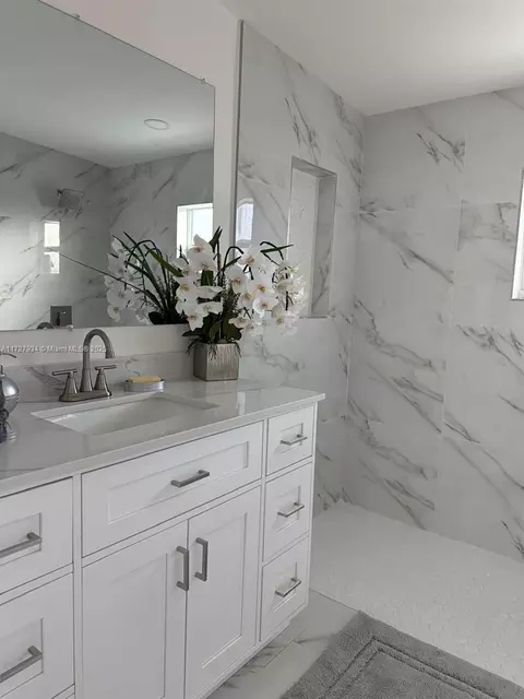 Bath - 437 W 76th St, Hialeah, FL 33014 photo 1 of 1