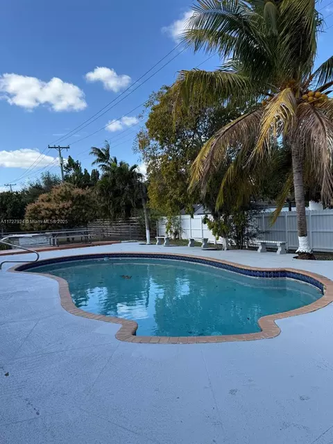 Exterior - 437 W 76th St, Hialeah, FL 33014 photo 1 of 2