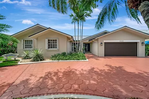 8482 NW 166th Ter, Miami Lakes, FL 33016