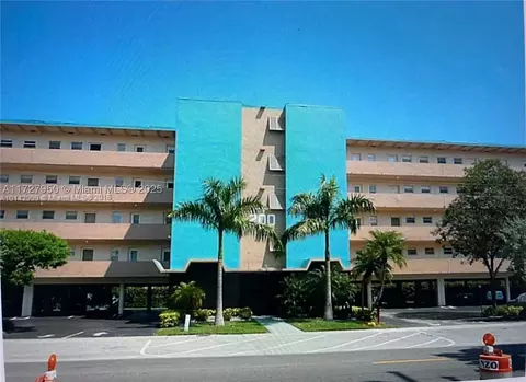 200 NE 14th Ave #218, Hallandale Beach, FL 33009