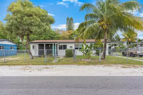 1755 NE 148th St, Miami, FL 33181