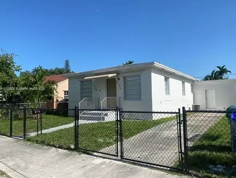 420 NW 45th St, Miami, FL 33127