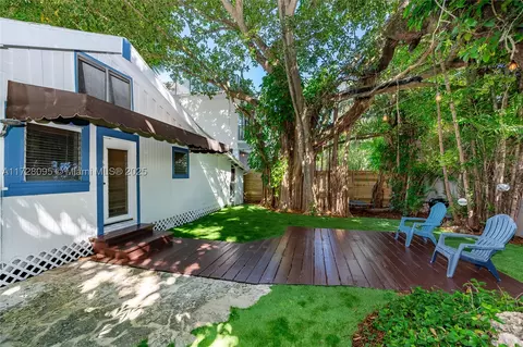 2869 Shipping Ave, Coconut Grove, FL 33133