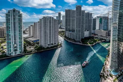 325 S Biscayne Blvd #3819, Miami, FL 33131