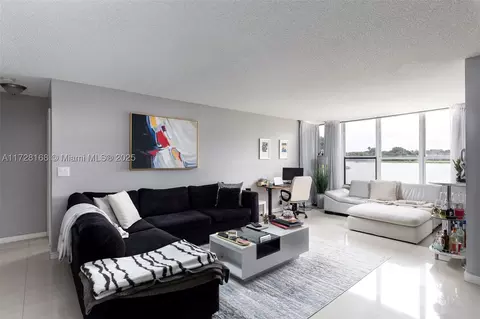 2907 S Carambola Cir S #105, Coconut Creek, FL 33066